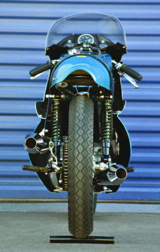 triumph-t100r-back
